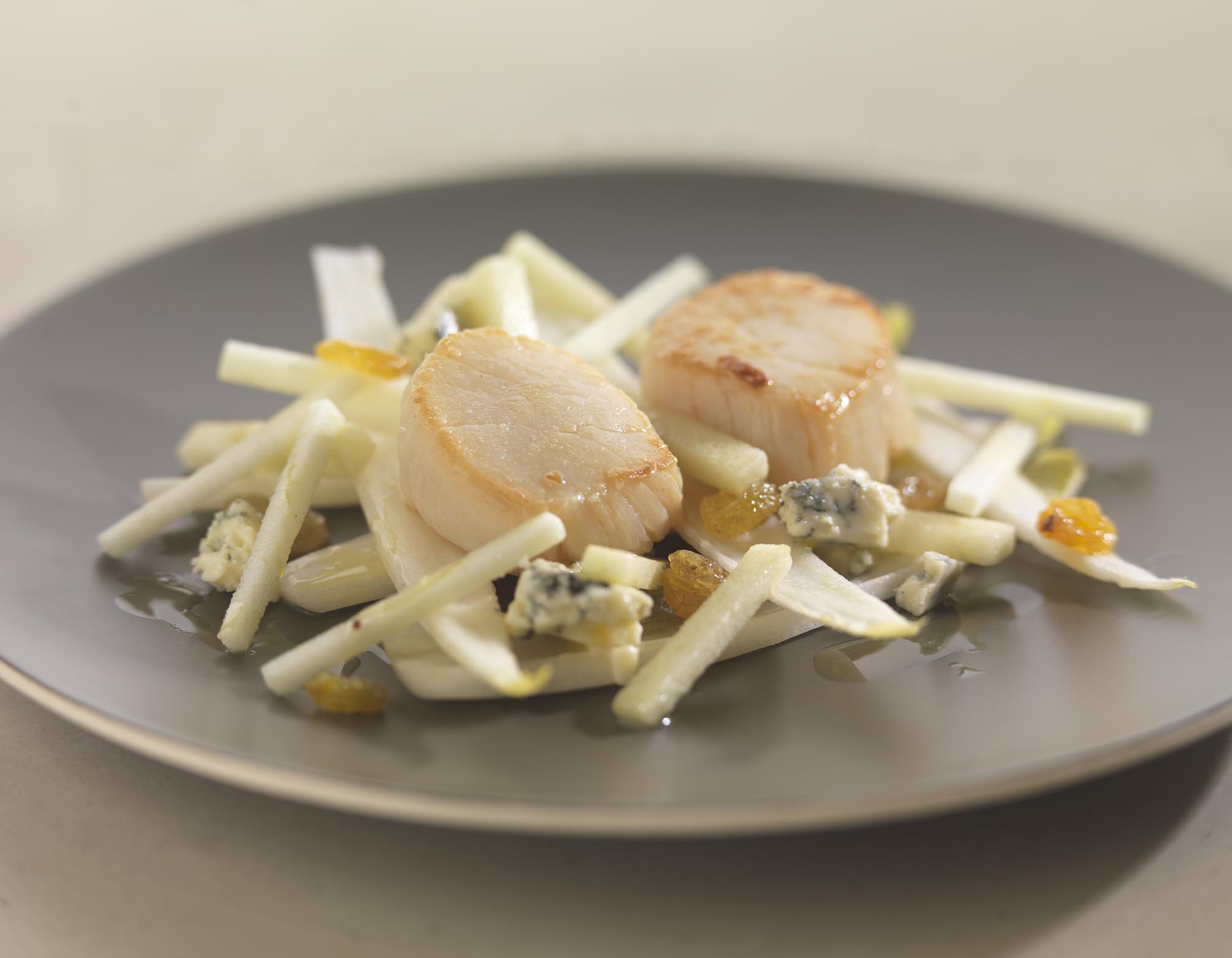SEARED SCALLOPS WITH APPLE AND ENDIVE SALAD Restaurant Martin Wishart